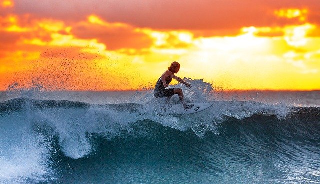 7 Useful Tips for Beginning Surfers Today