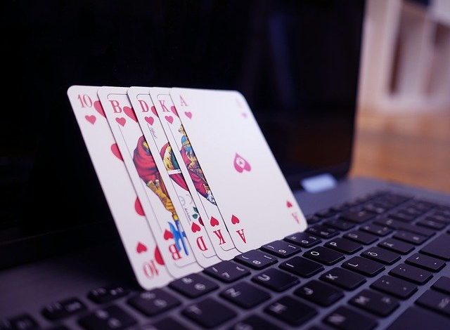 online-poker-g791b80b5e_640